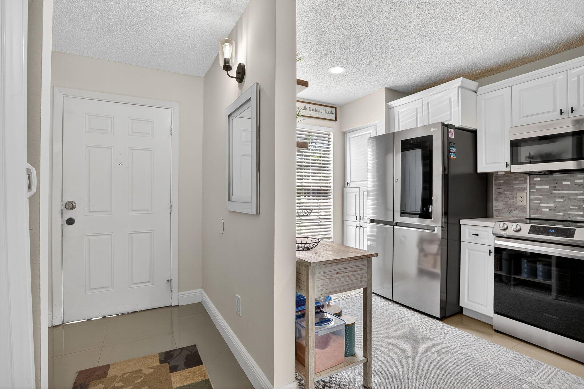 7156 Woodmont Avenue, Tamarac, FL, 33321/$335,000 1 7156 Woodmont Avenue