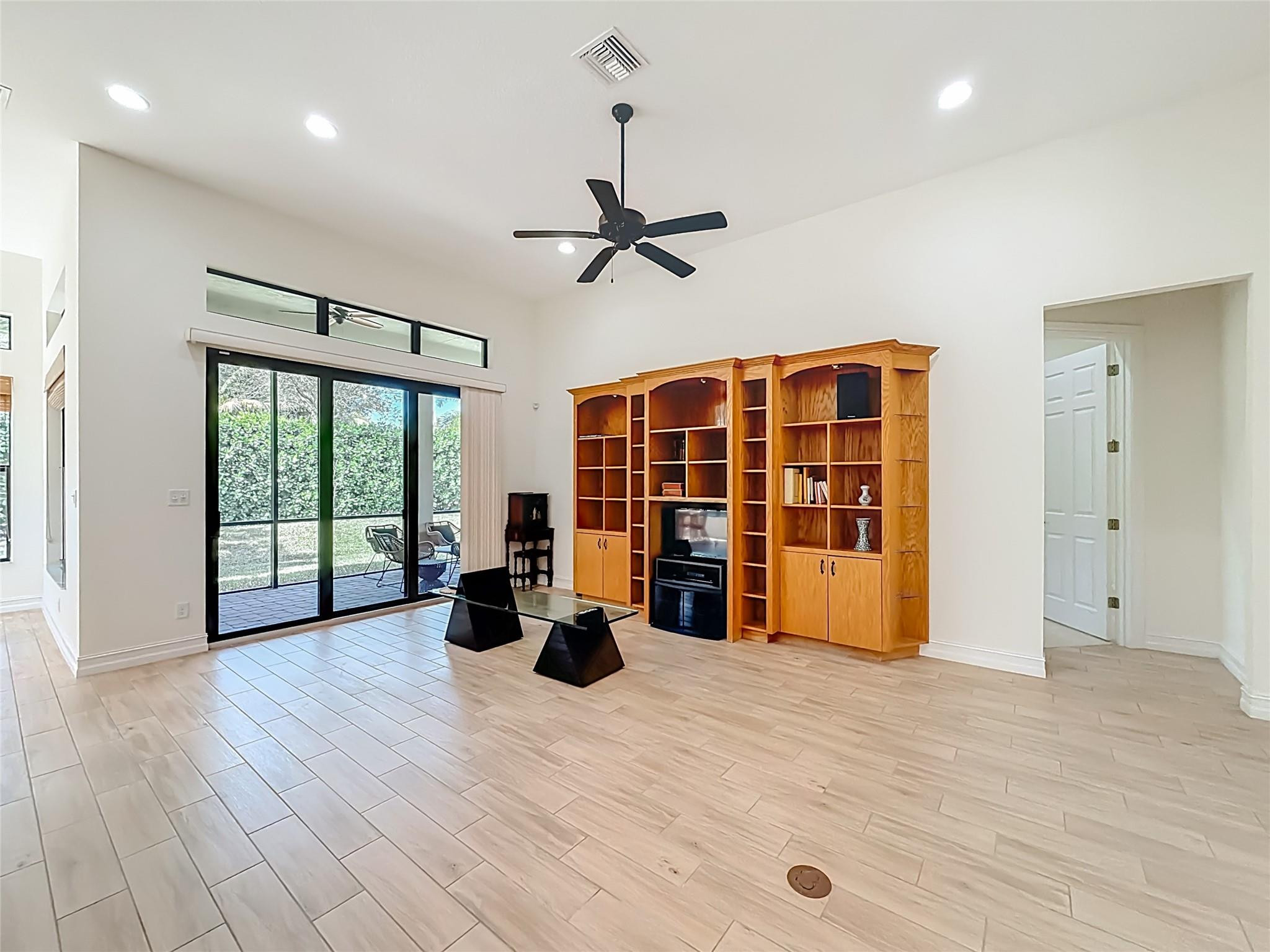 Parkland Royale 182-60 B - Residential