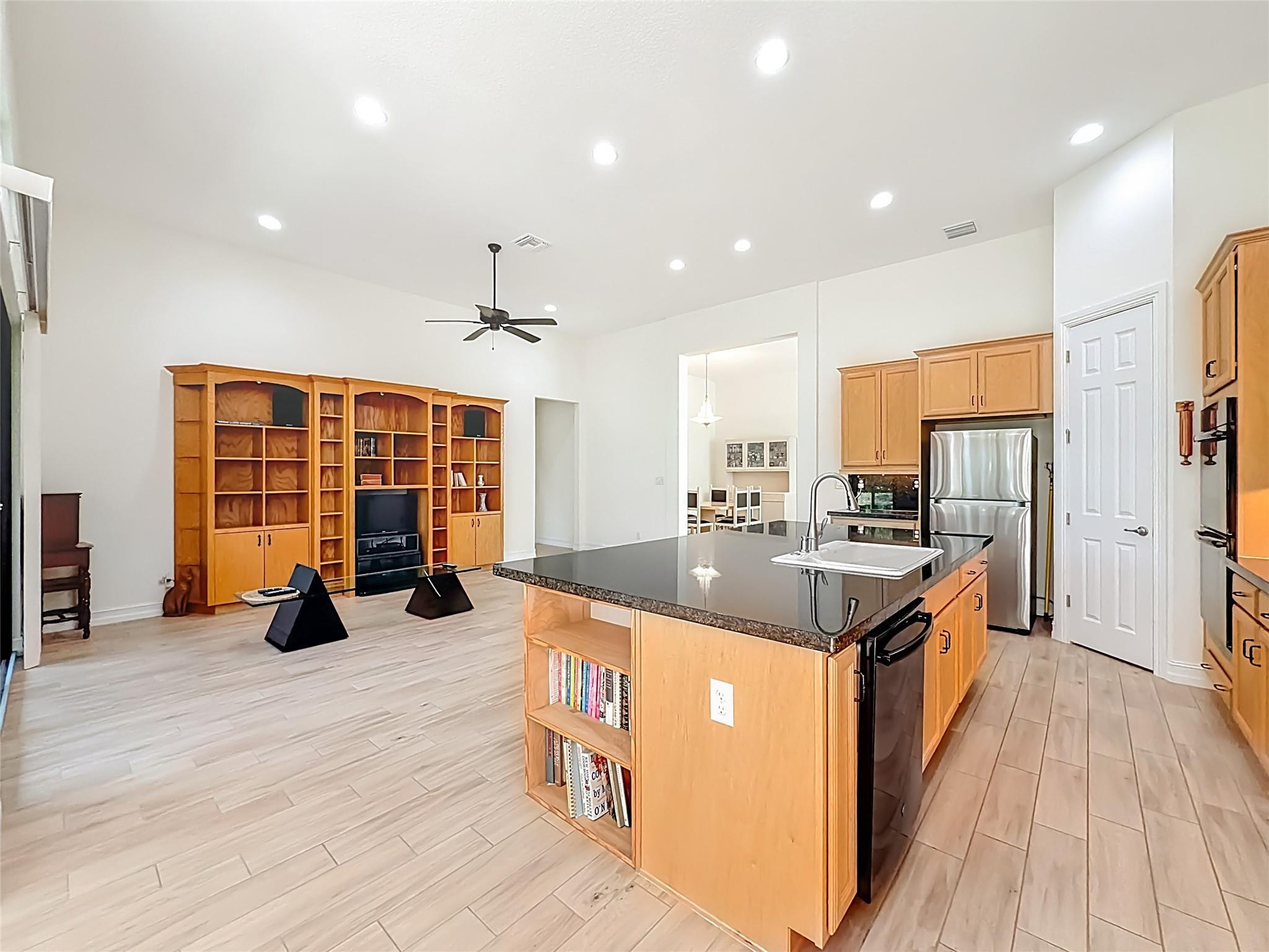 Parkland Royale 182-60 B - Residential