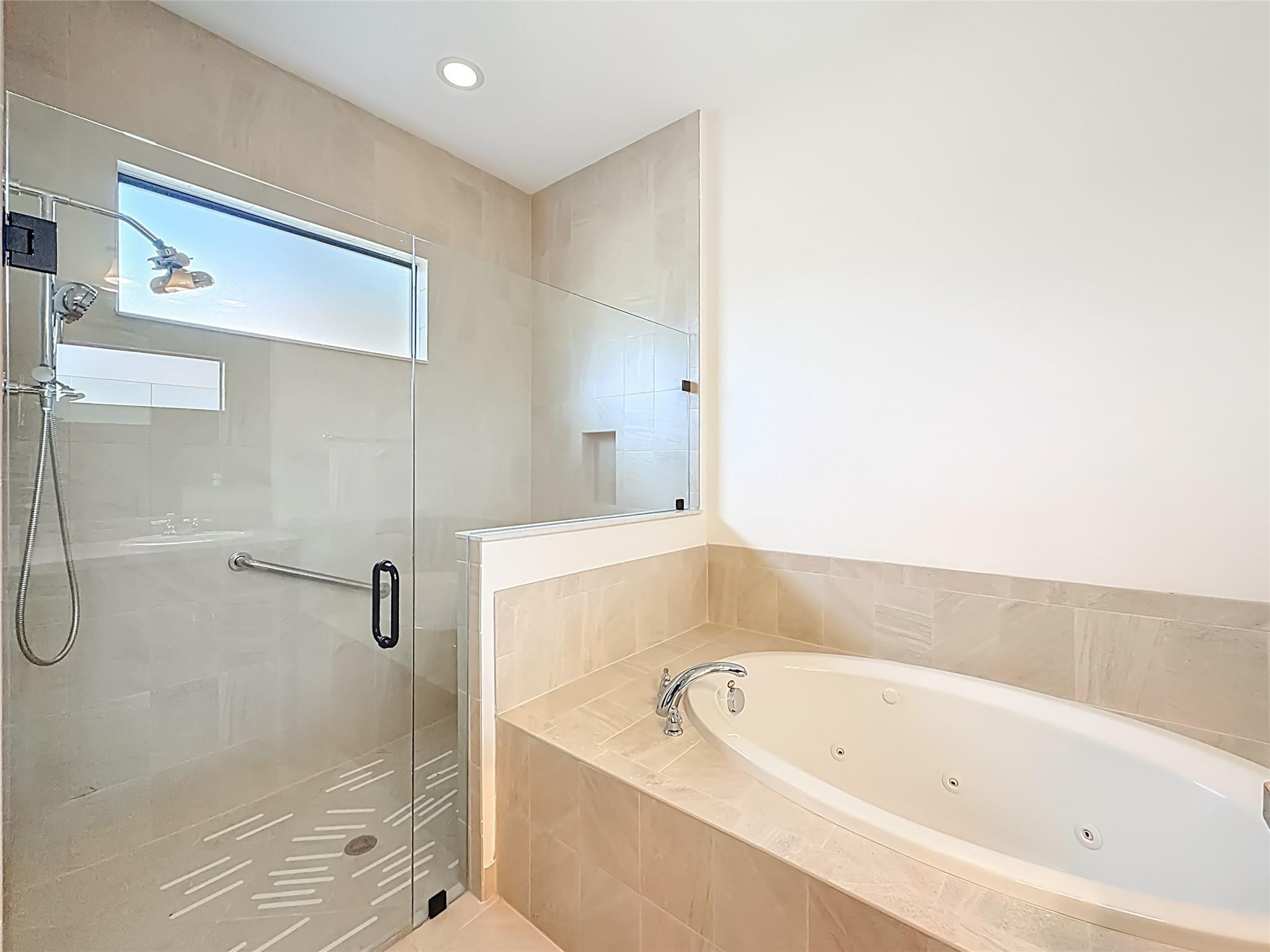 Parkland Royale 182-60 B - Residential