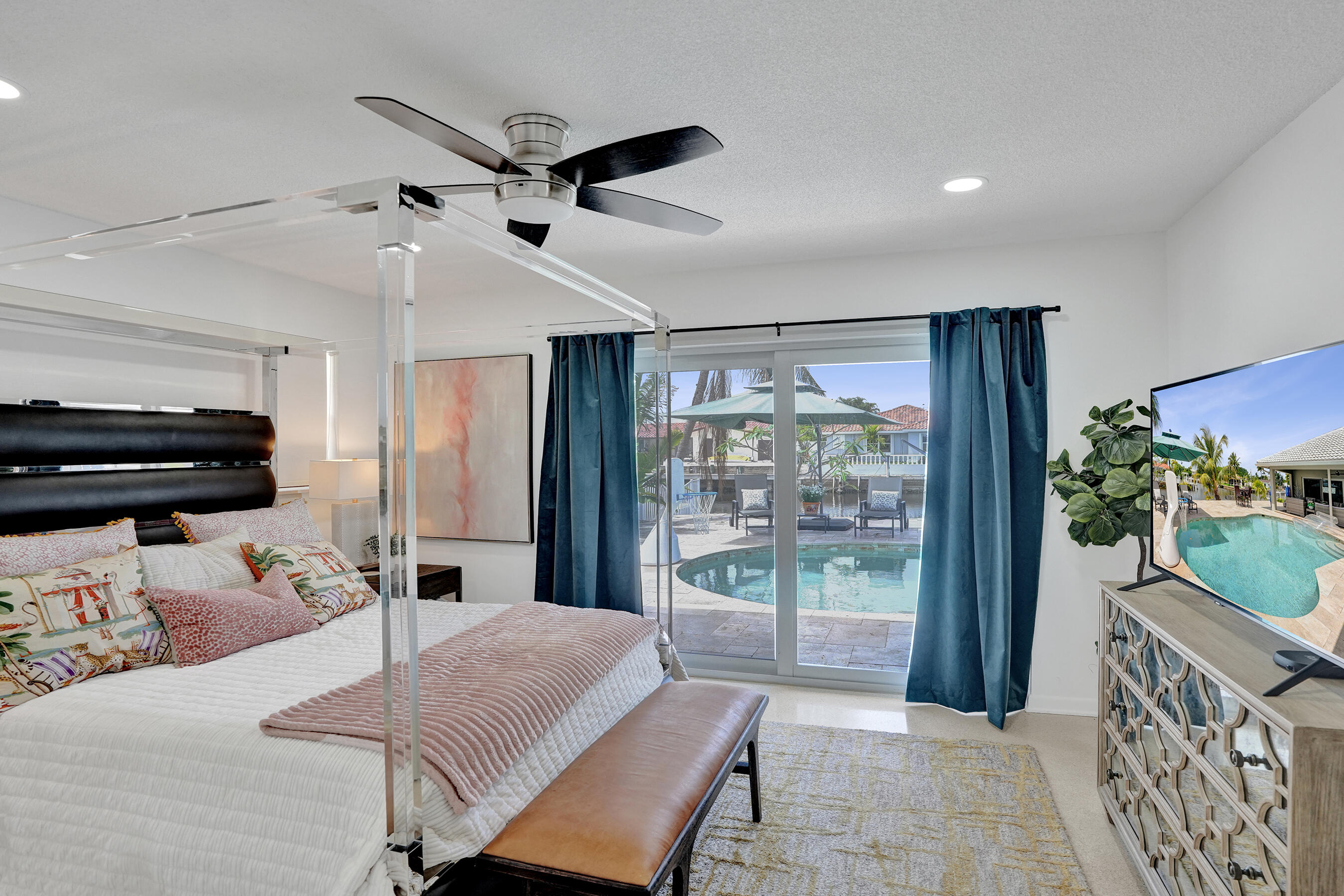 LAKE ESTATES - Residential