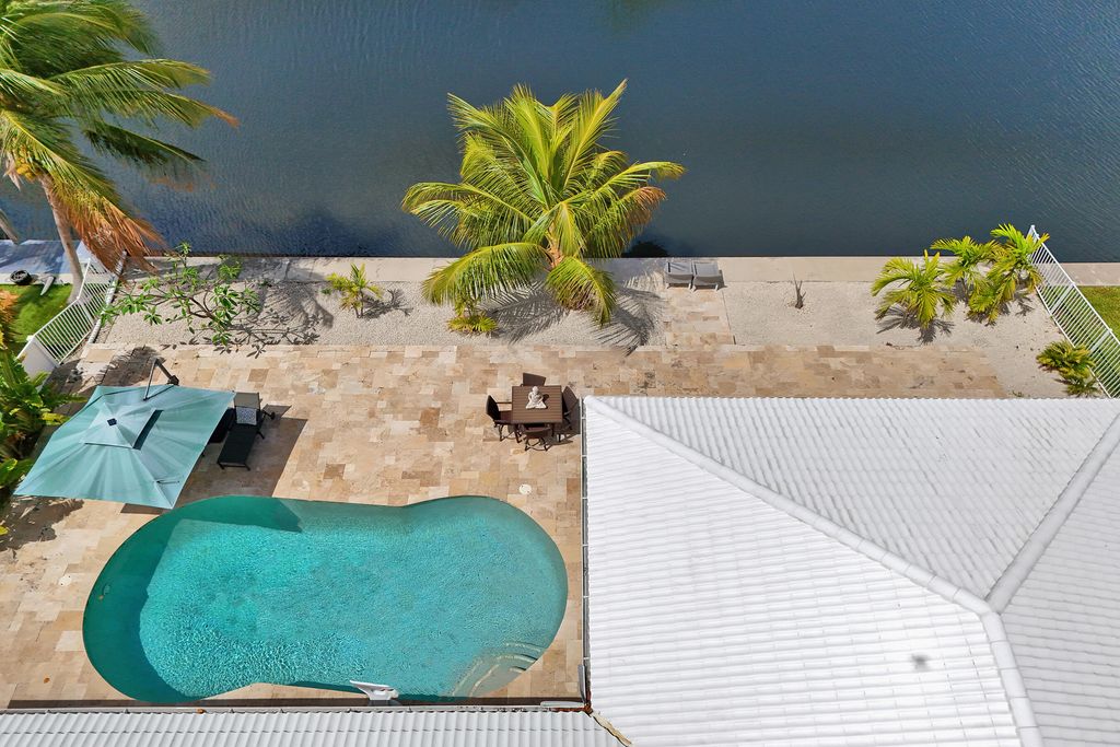 Photo of 5711 Bayview Drive, Fort Lauderdale, FL 33308 (MLS # B26010883)