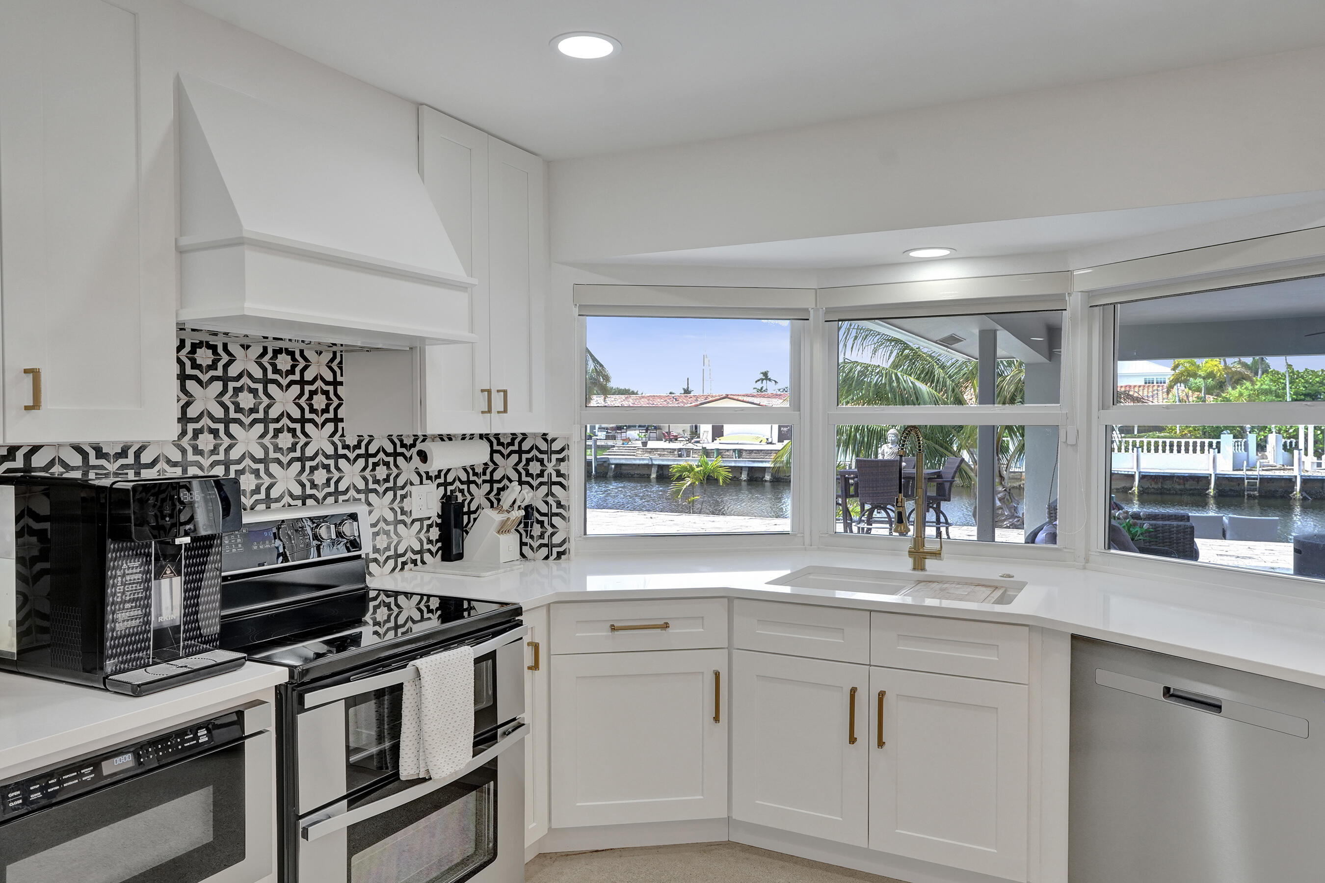 LAKE ESTATES - Residential