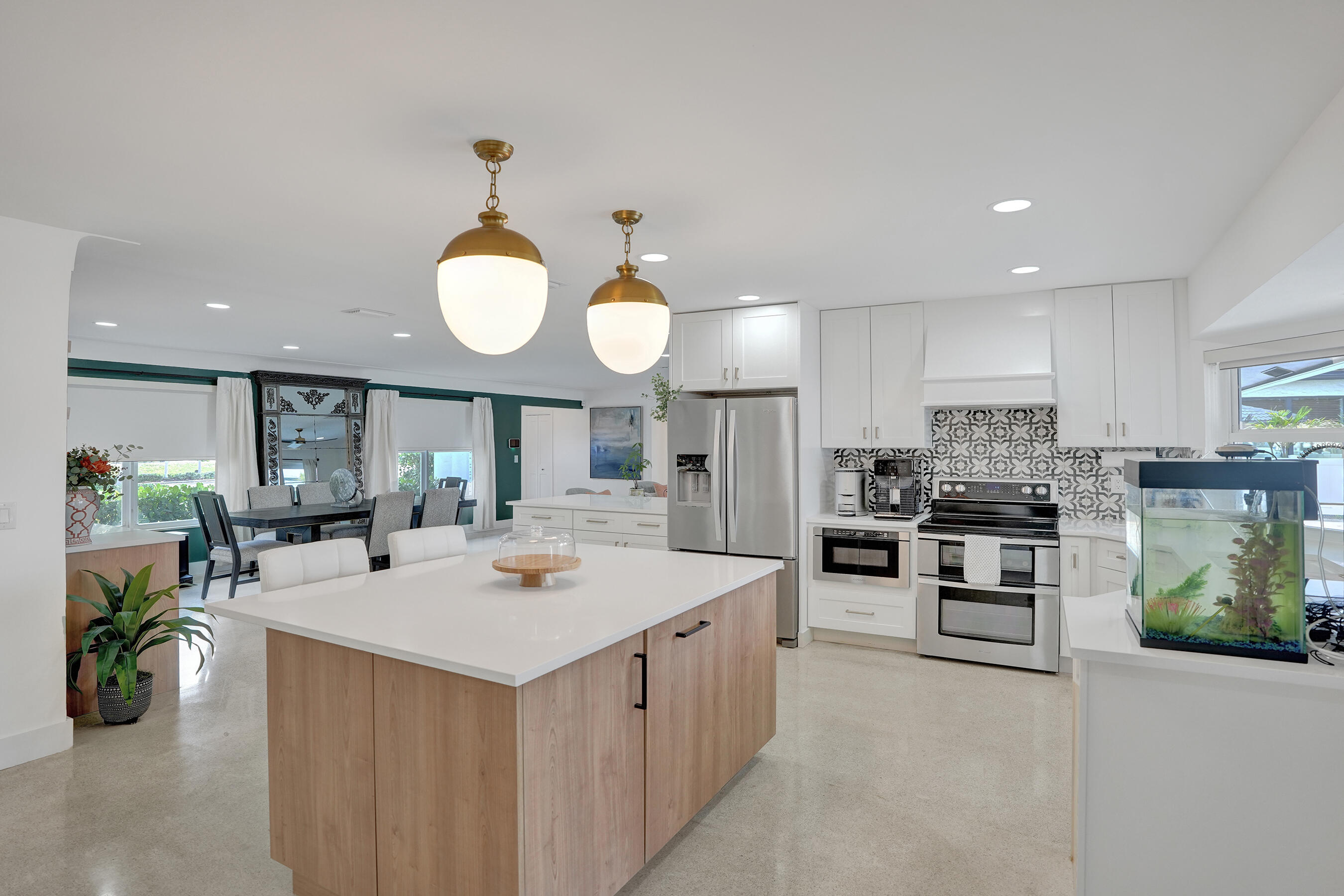 LAKE ESTATES - Residential