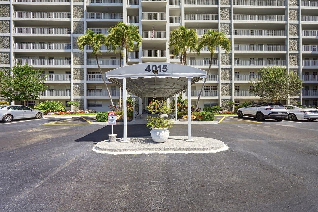 Photo of 4015 W Palm Aire Drive #1001, Pompano Beach, FL 33069 (MLS # B26045700)