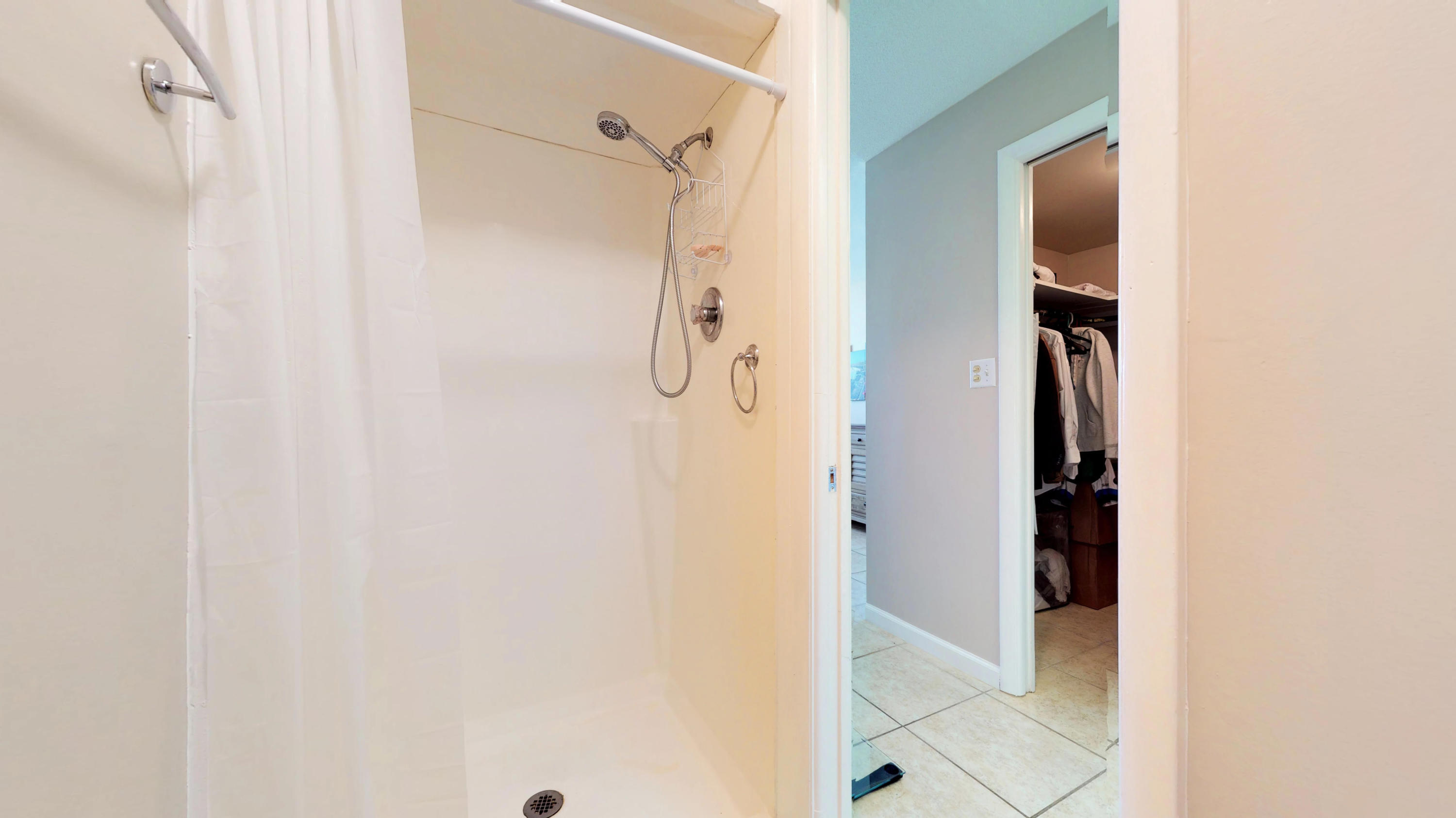 INDIAN RIVER PLACE, A CONDOMINIUM - Residential