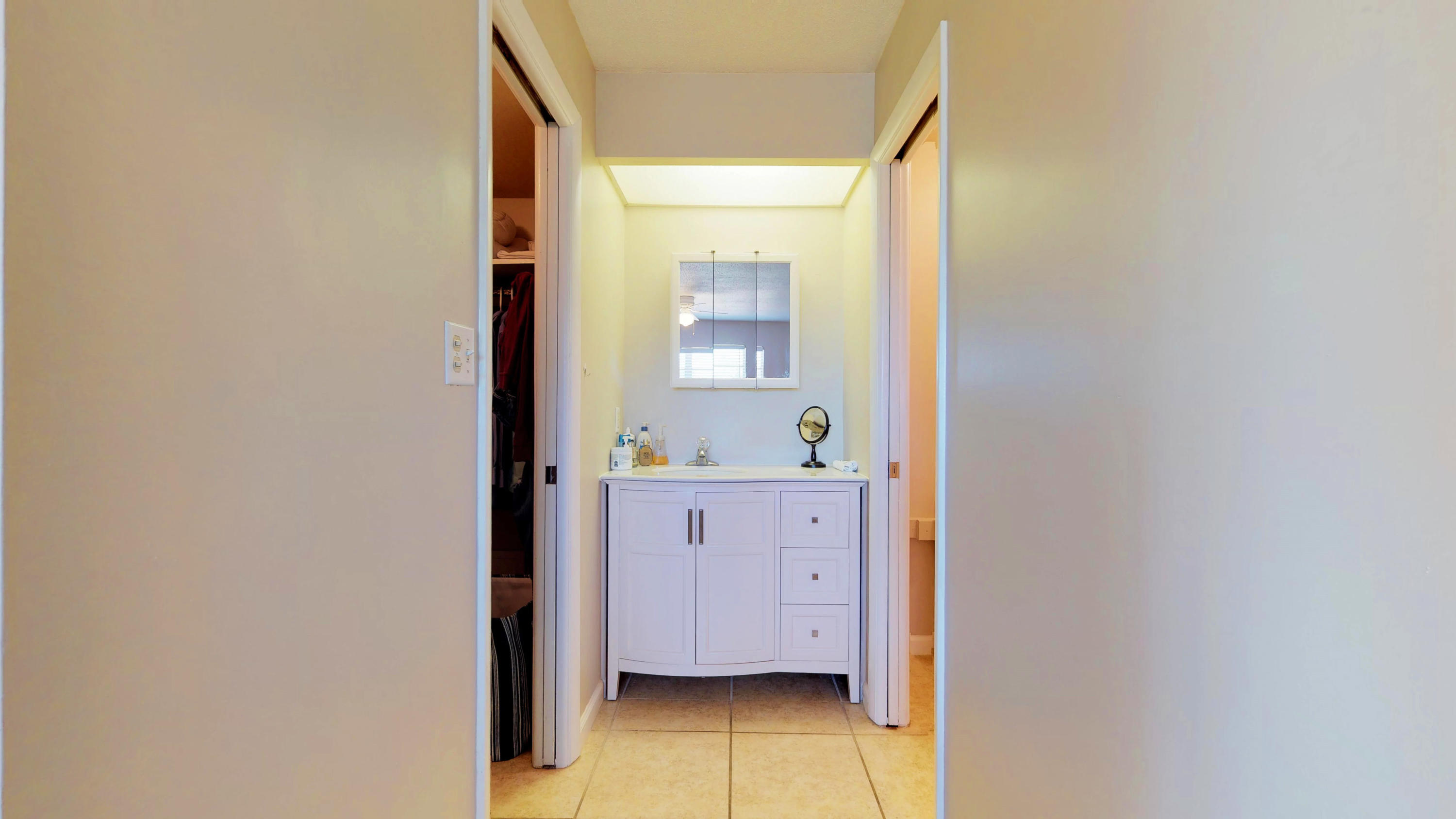 INDIAN RIVER PLACE, A CONDOMINIUM - Residential