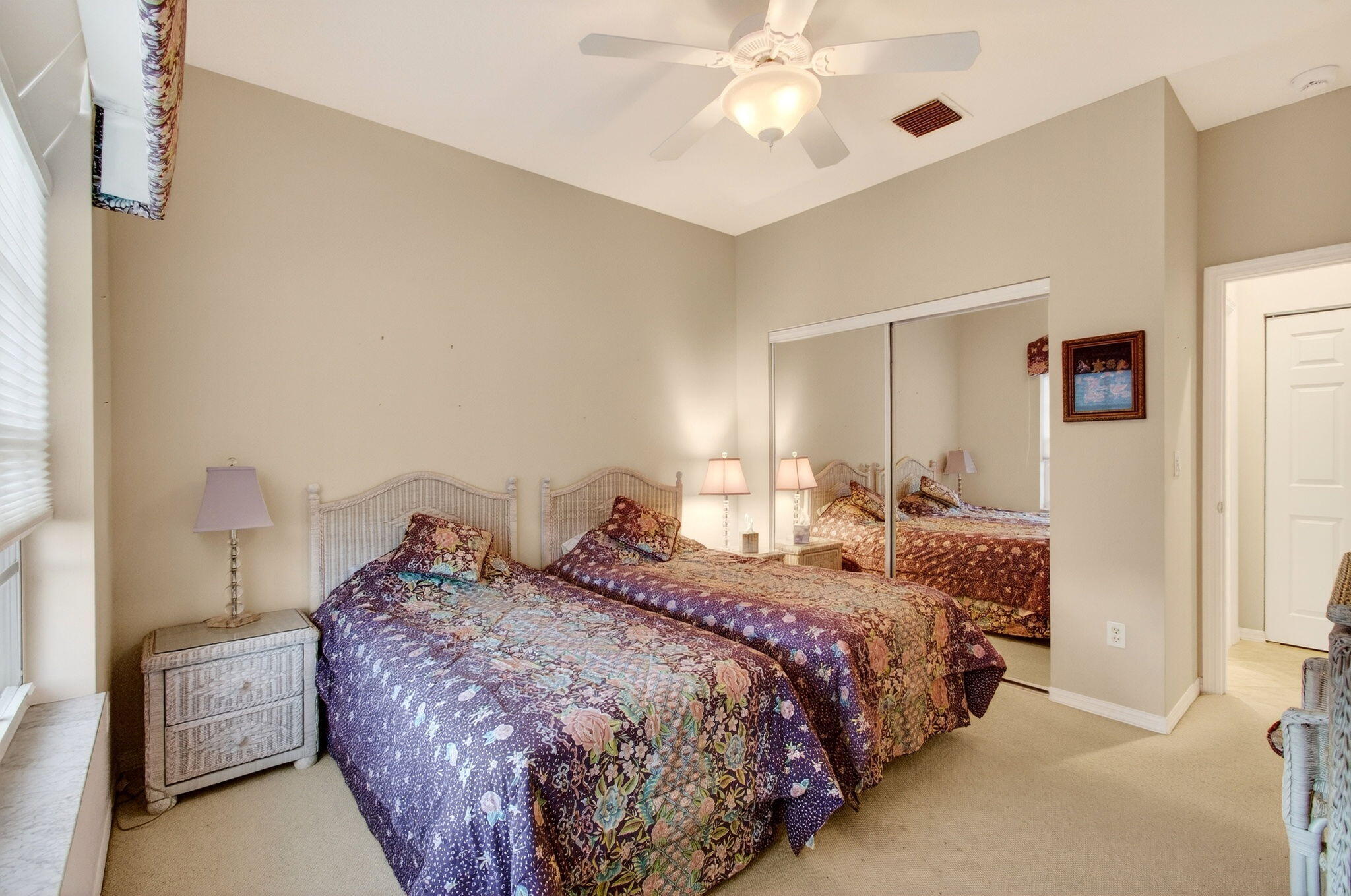 CORAL LAKES - Residential