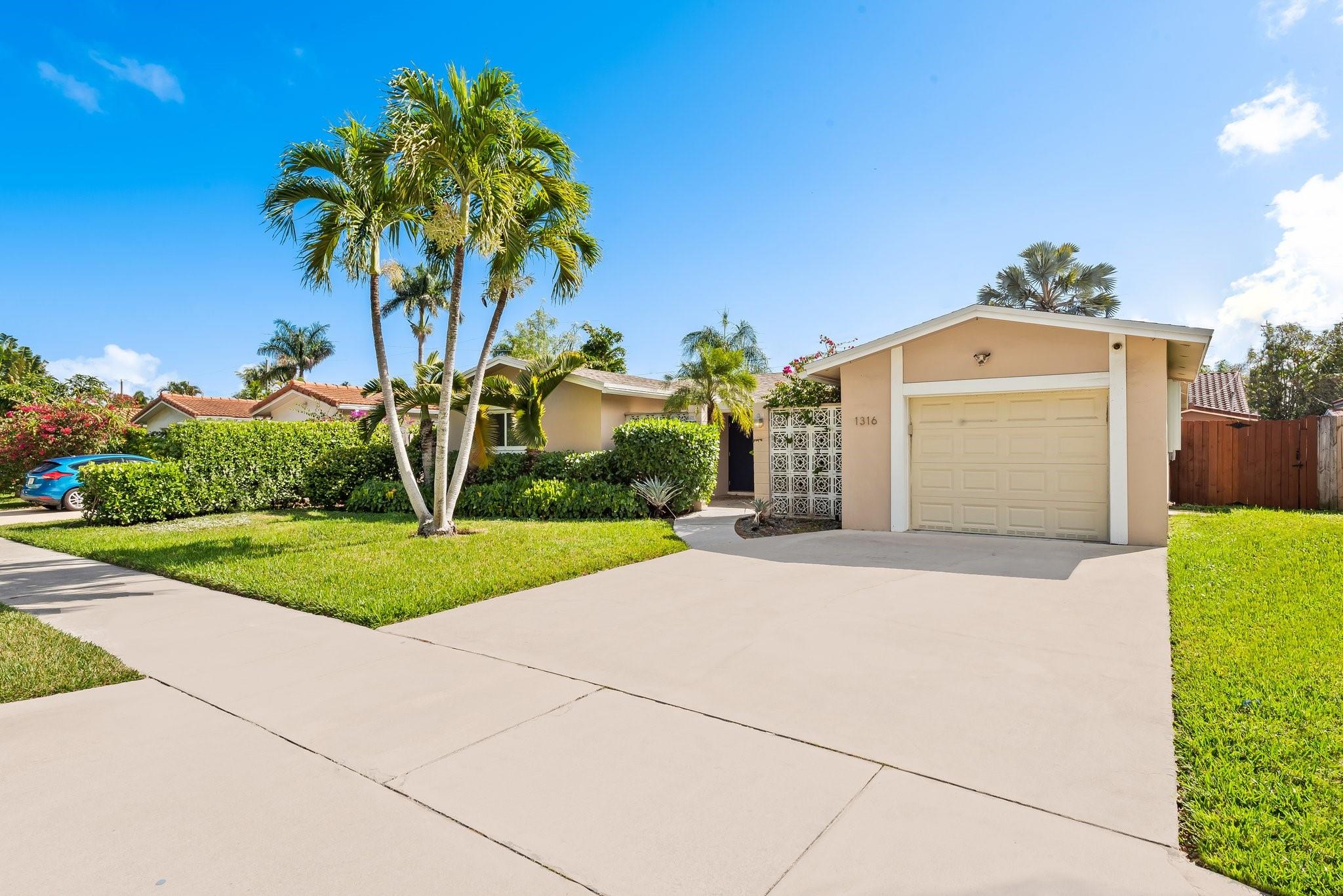 Country Club Homes 38-13 - Residential