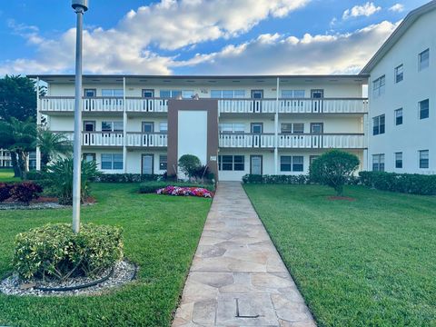 Condominium in Boca Raton FL 480 Mansfield L.jpg