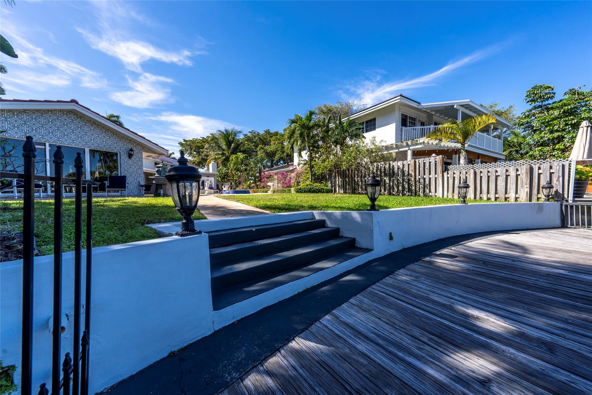 Santa Barbara Shores 33-2 - Residential