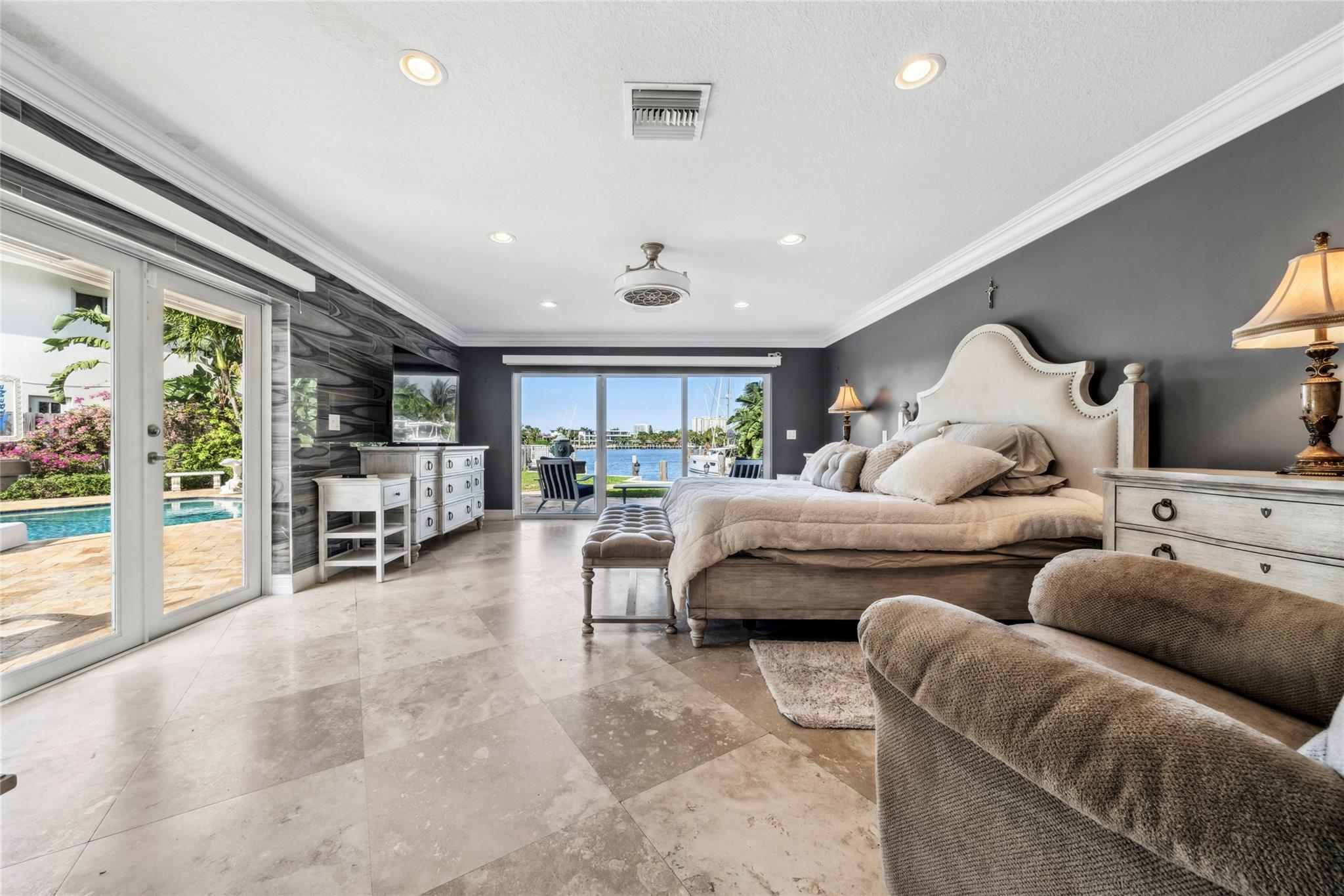 Santa Barbara Shores 33-2 - Residential