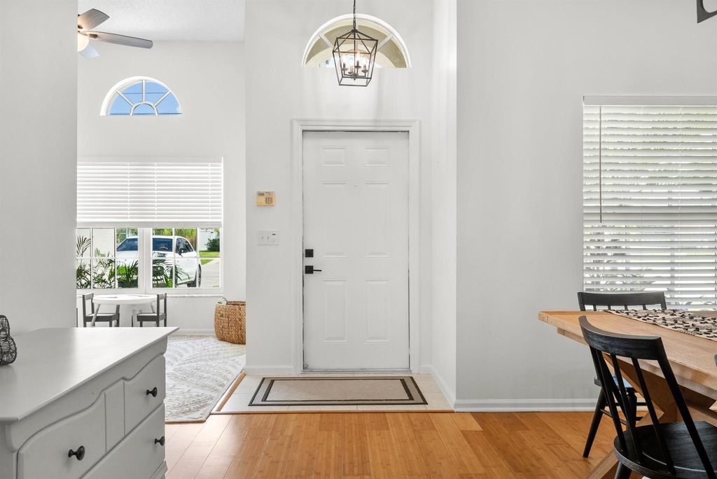 Photo of 6198 Hollywood Street, Jupiter, FL 33458 (MLS # R11117838)