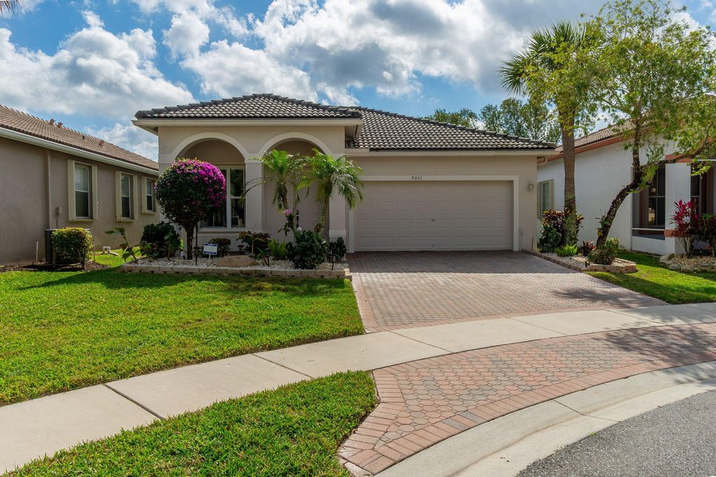 Photo of 8432 Siciliano Street, Boynton Beach, FL 33472 (MLS # R11159044)
