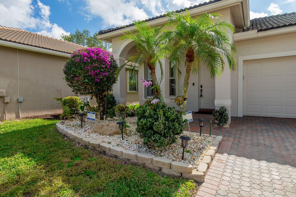 Photo of 8432 Siciliano Street, Boynton Beach, FL 33472 (MLS # R11159044)