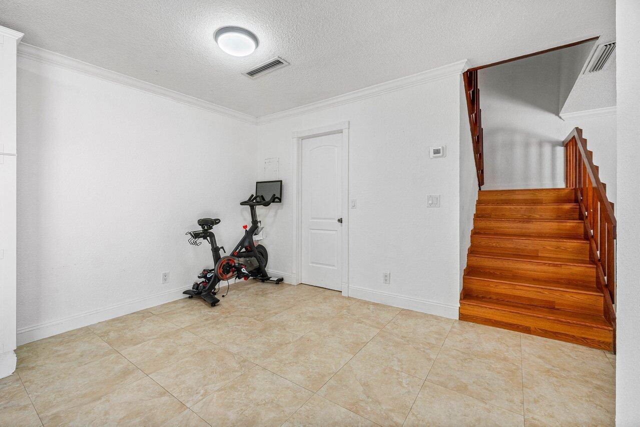 WATERSIDE ESTATES - Residential Lease