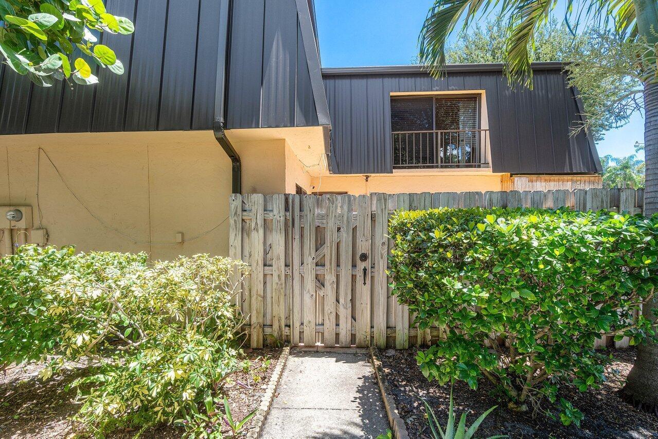 WATERSIDE ESTATES - Residential Lease