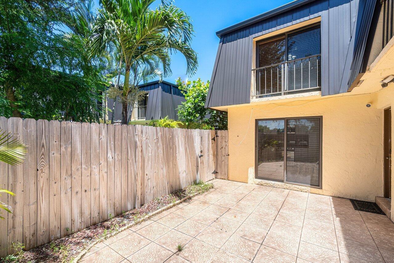 WATERSIDE ESTATES - Residential Lease