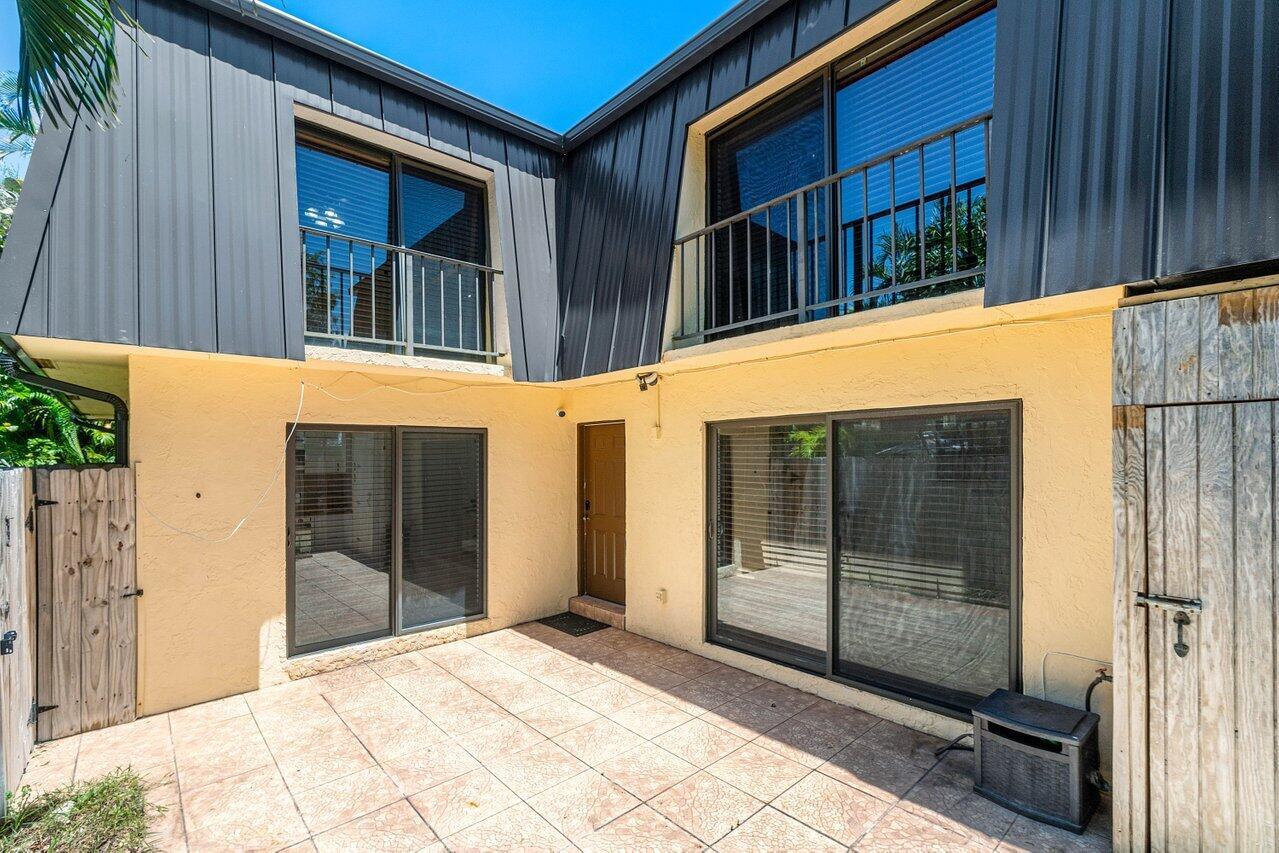 WATERSIDE ESTATES - Residential Lease