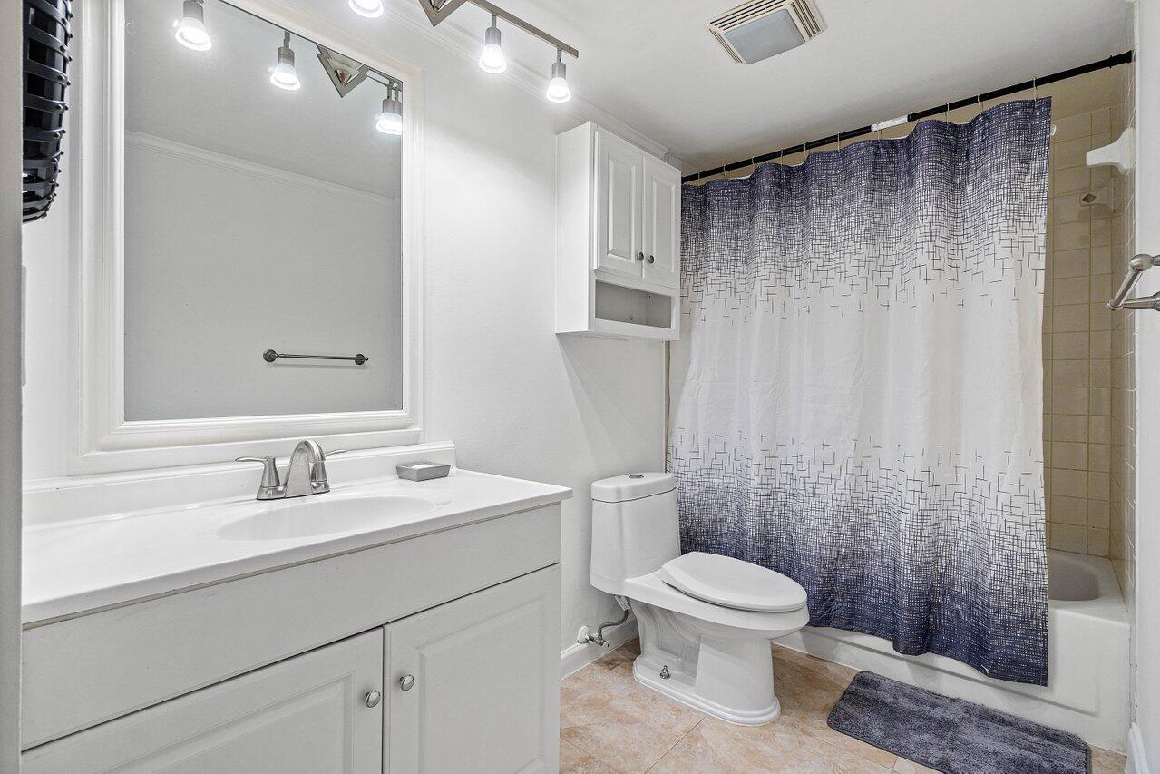 WATERSIDE ESTATES - Residential Lease