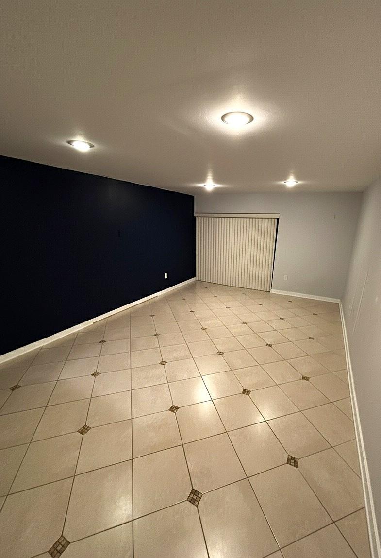 JACARANDA VILLAS 1 CONDO - Residential Lease