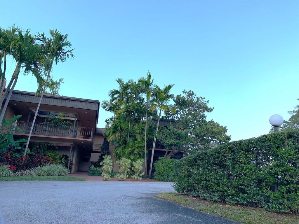 Photo of 8851 N New River Canal Road #1E, Plantation, FL 33324 (MLS # F10535818)