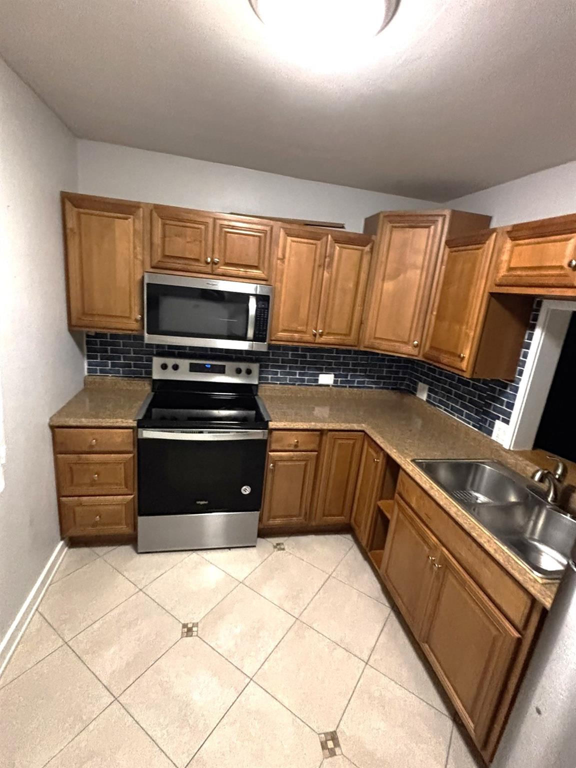 JACARANDA VILLAS 1 CONDO - Residential Lease