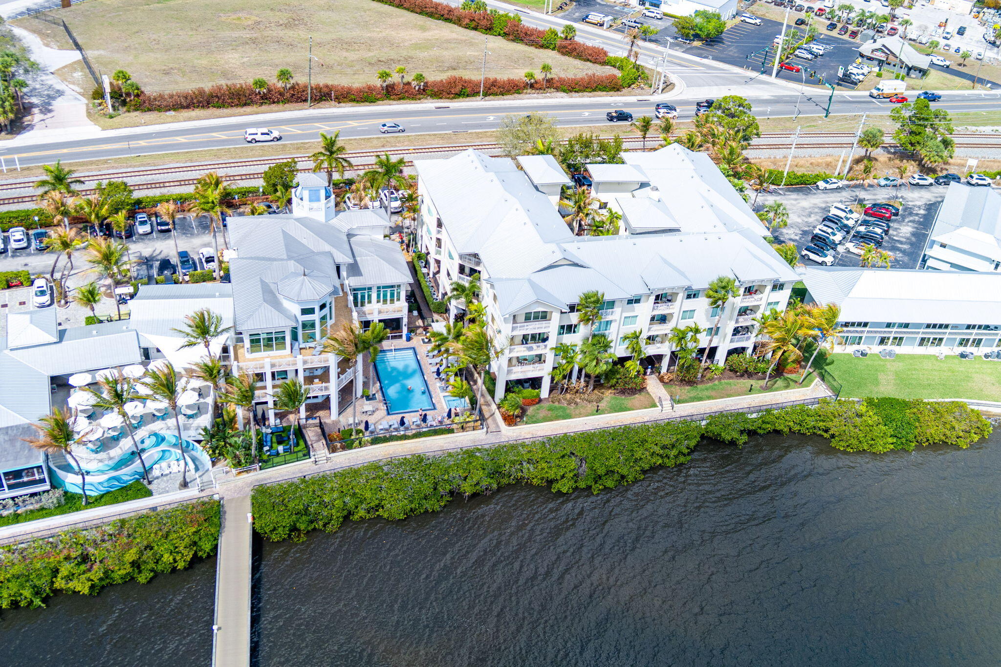HARBORAGE YACHT CONDO - Residential