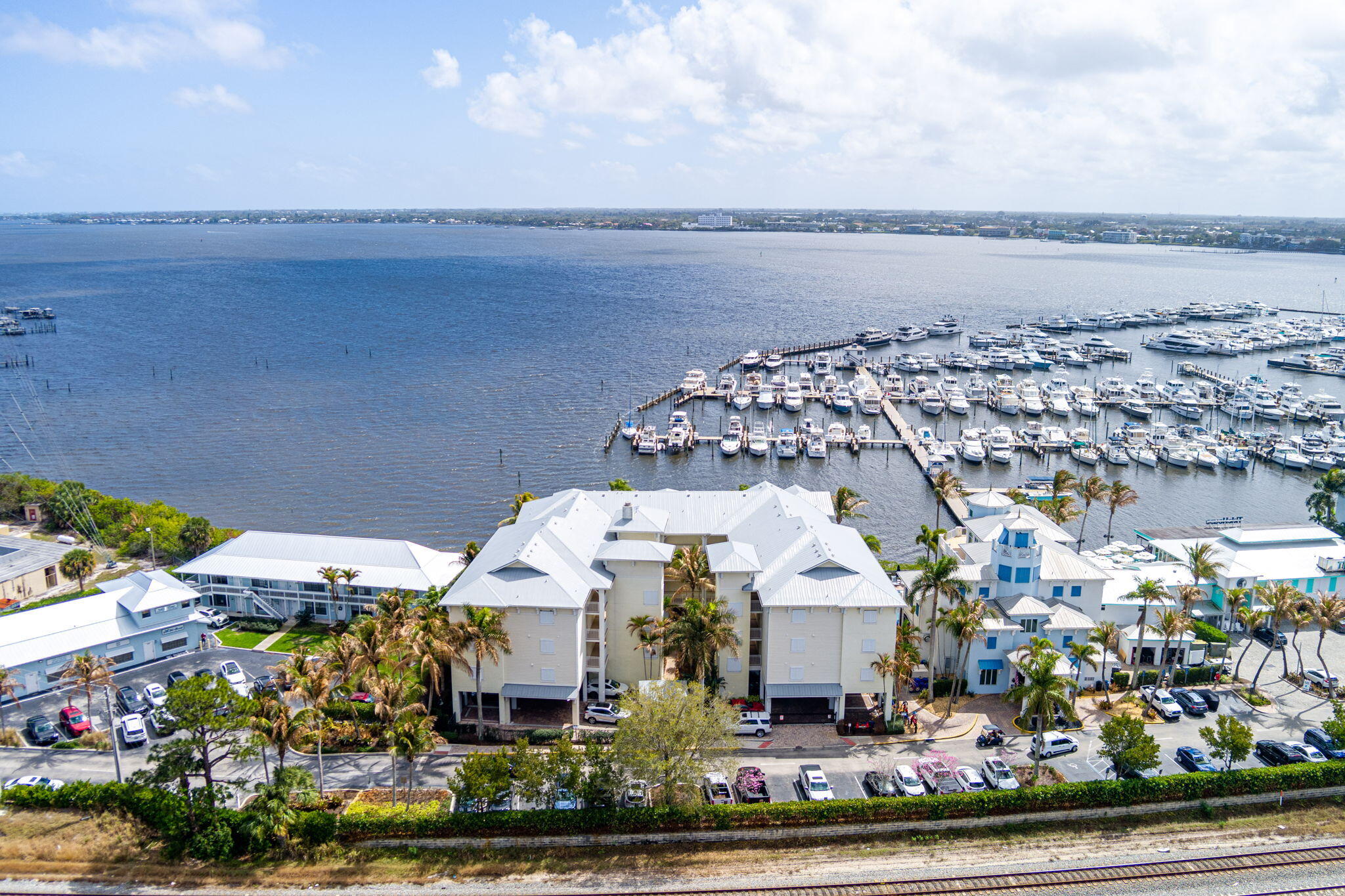 HARBORAGE YACHT CONDO - Residential