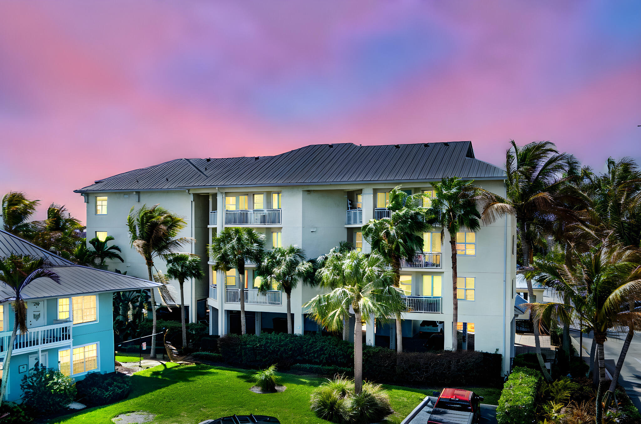 HARBORAGE YACHT CONDO - Residential