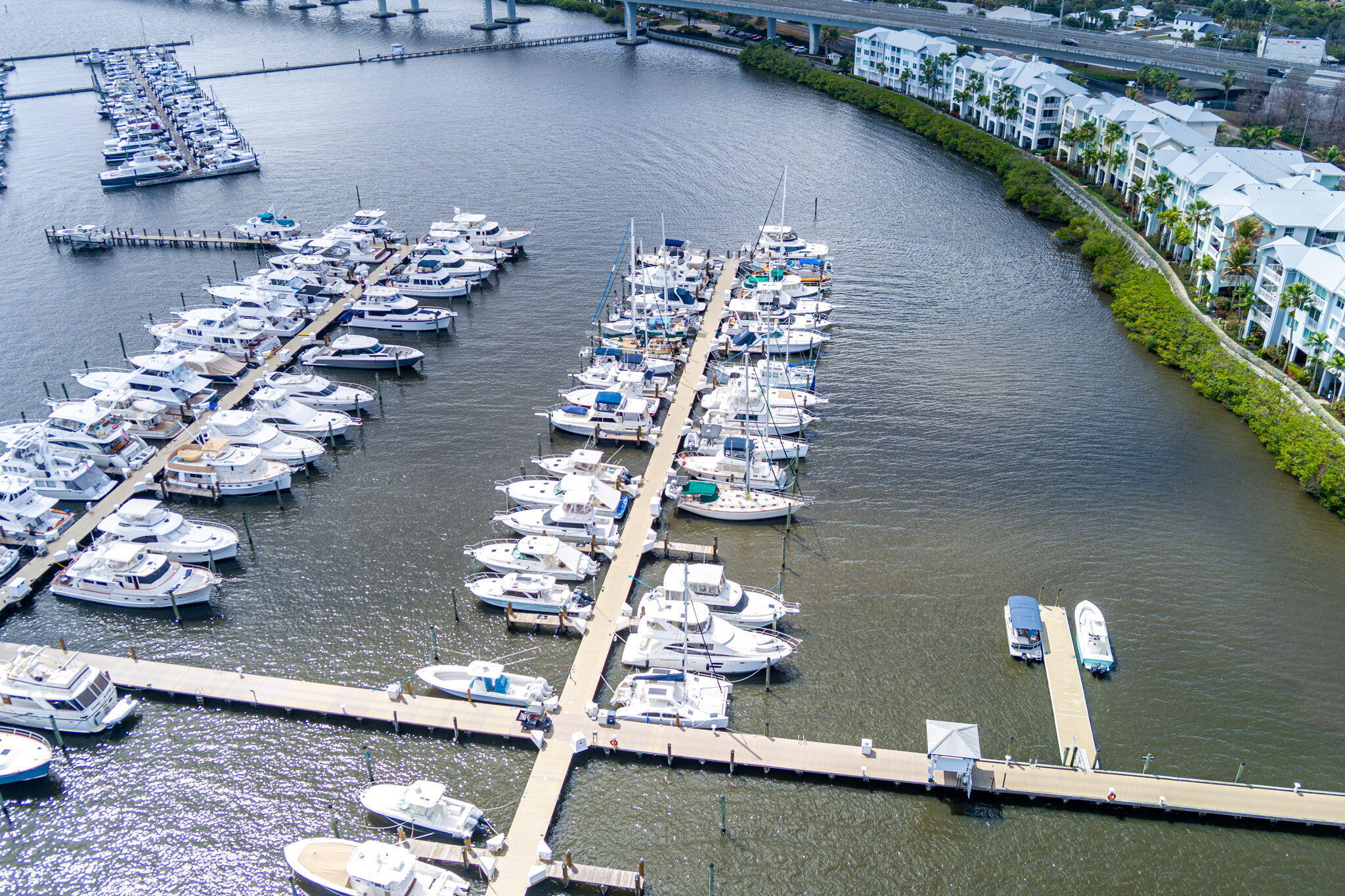 HARBORAGE YACHT CONDO - Residential