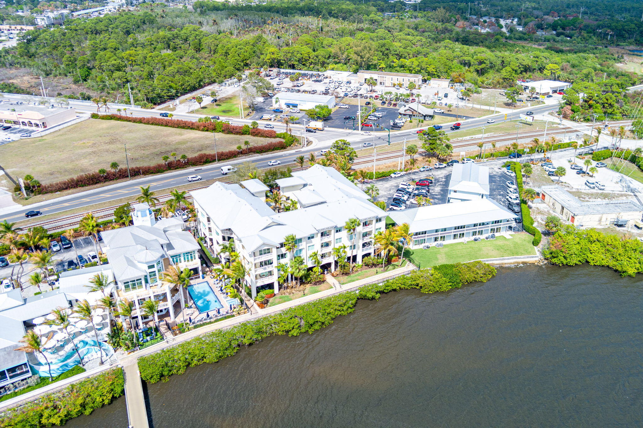 HARBORAGE YACHT CONDO - Residential