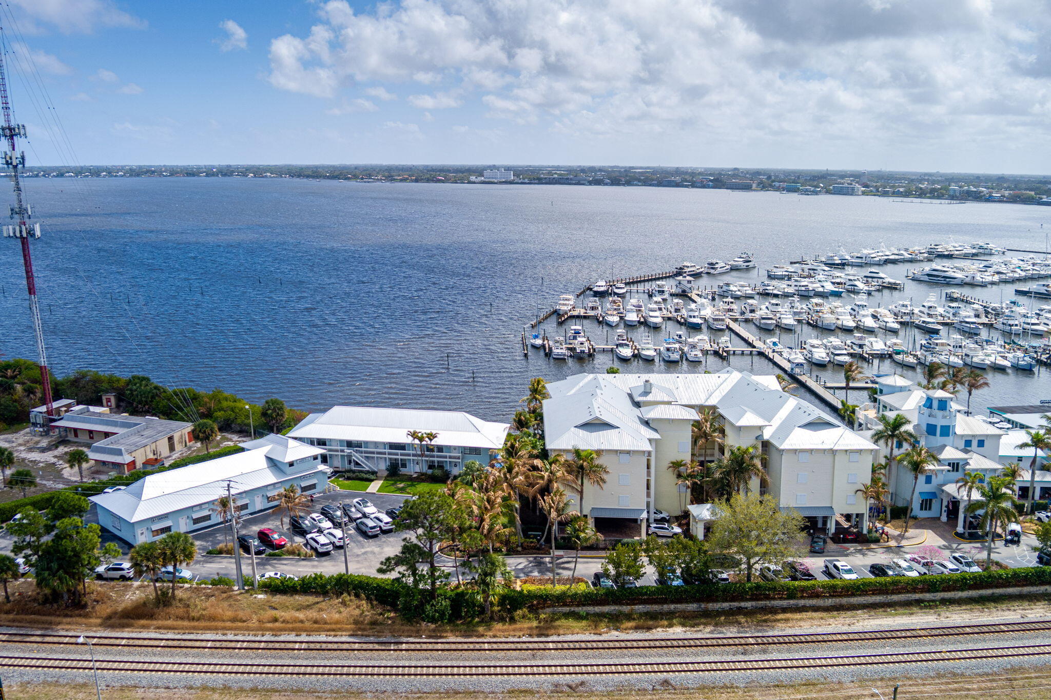 HARBORAGE YACHT CONDO - Residential