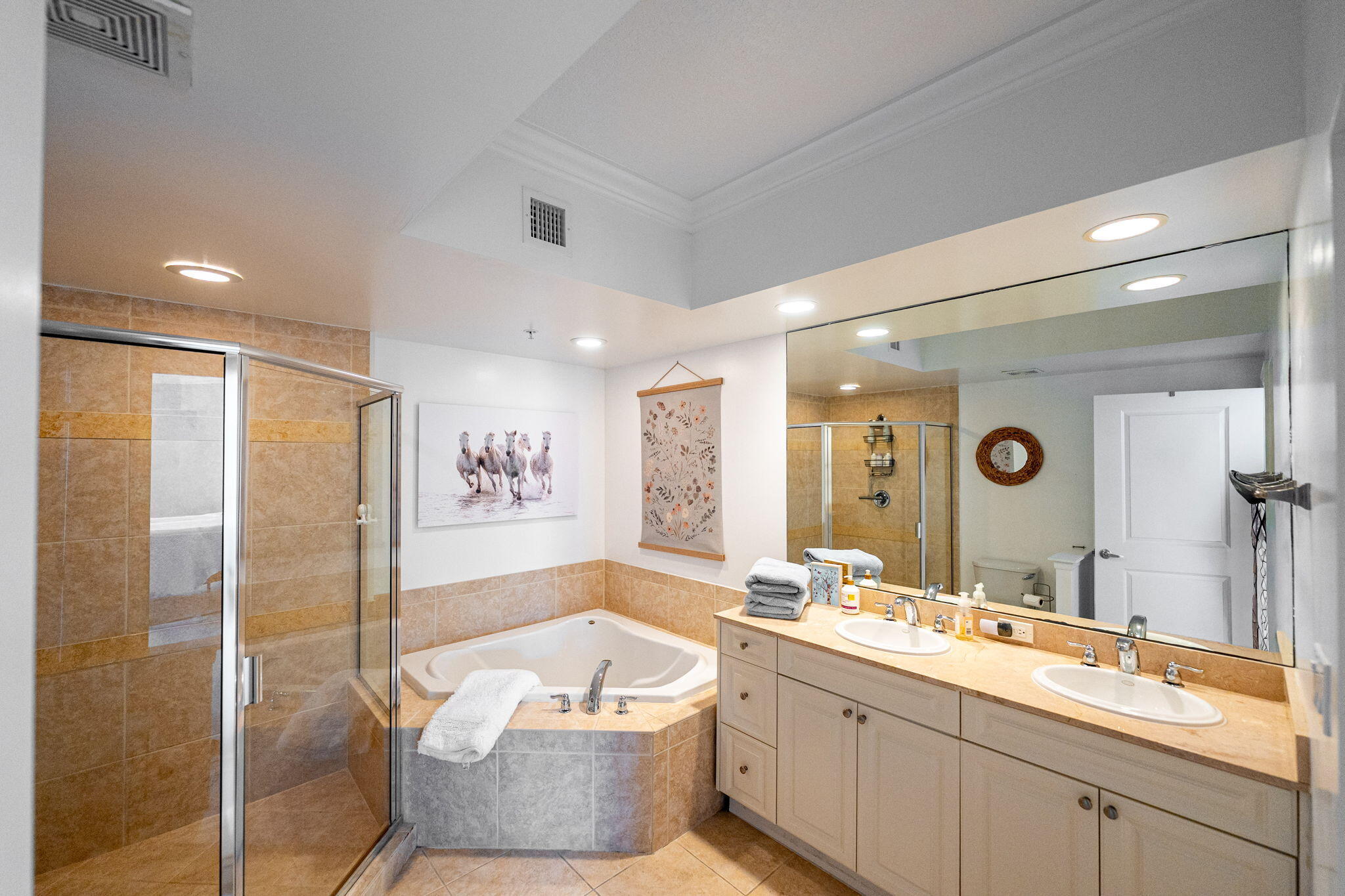 HARBORAGE YACHT CONDO - Residential