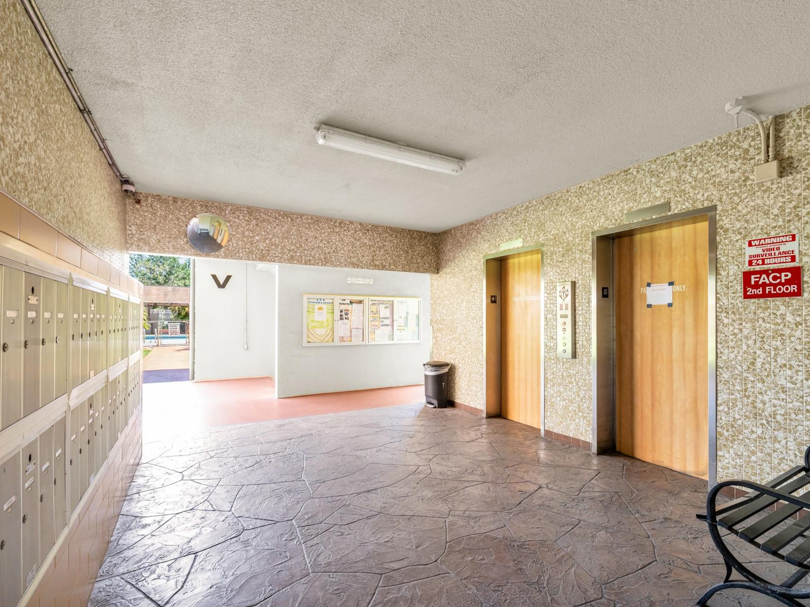 BEVERLY HILLS - Residential