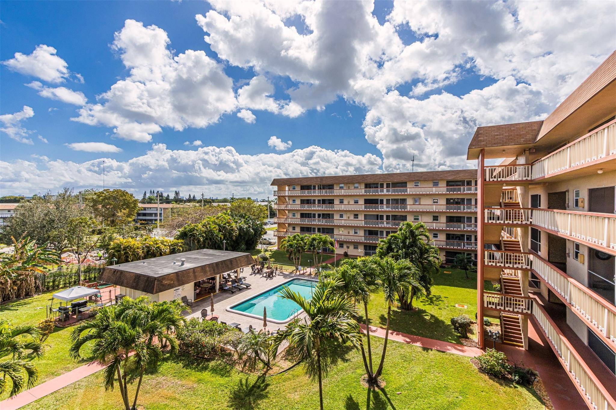 BEVERLY HILLS - Residential