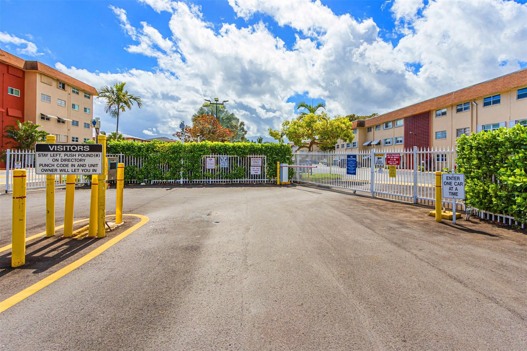 BEVERLY HILLS - Residential