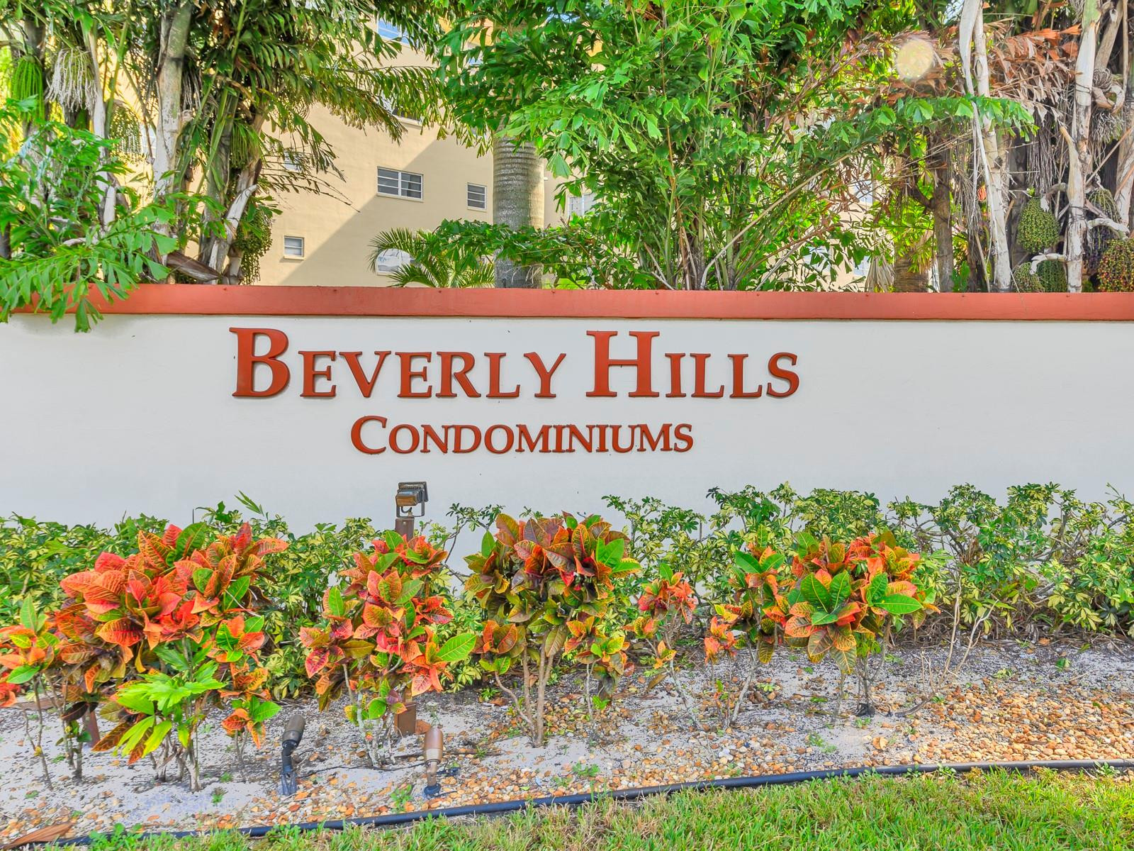 BEVERLY HILLS - Residential