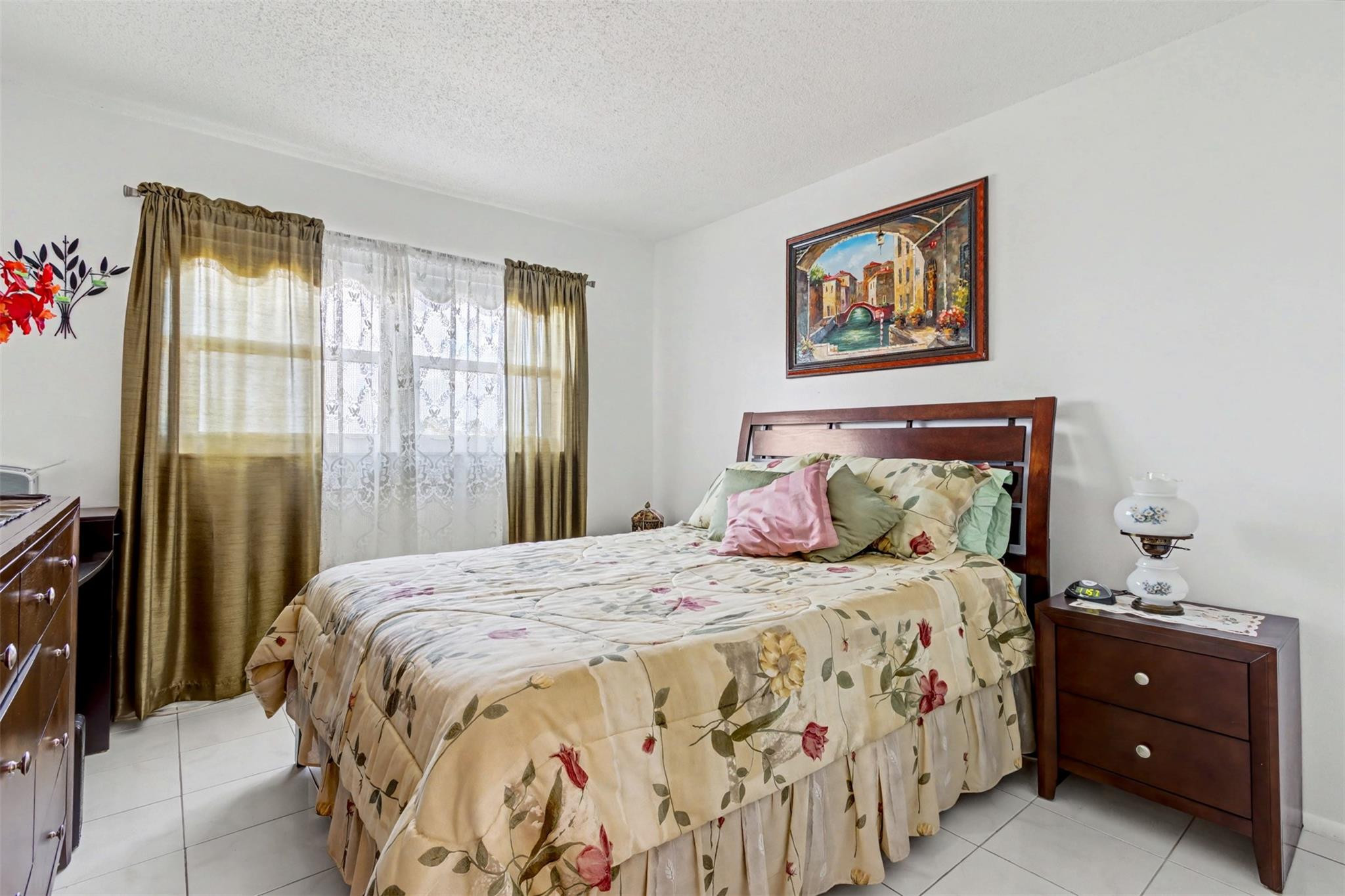 BEVERLY HILLS - Residential