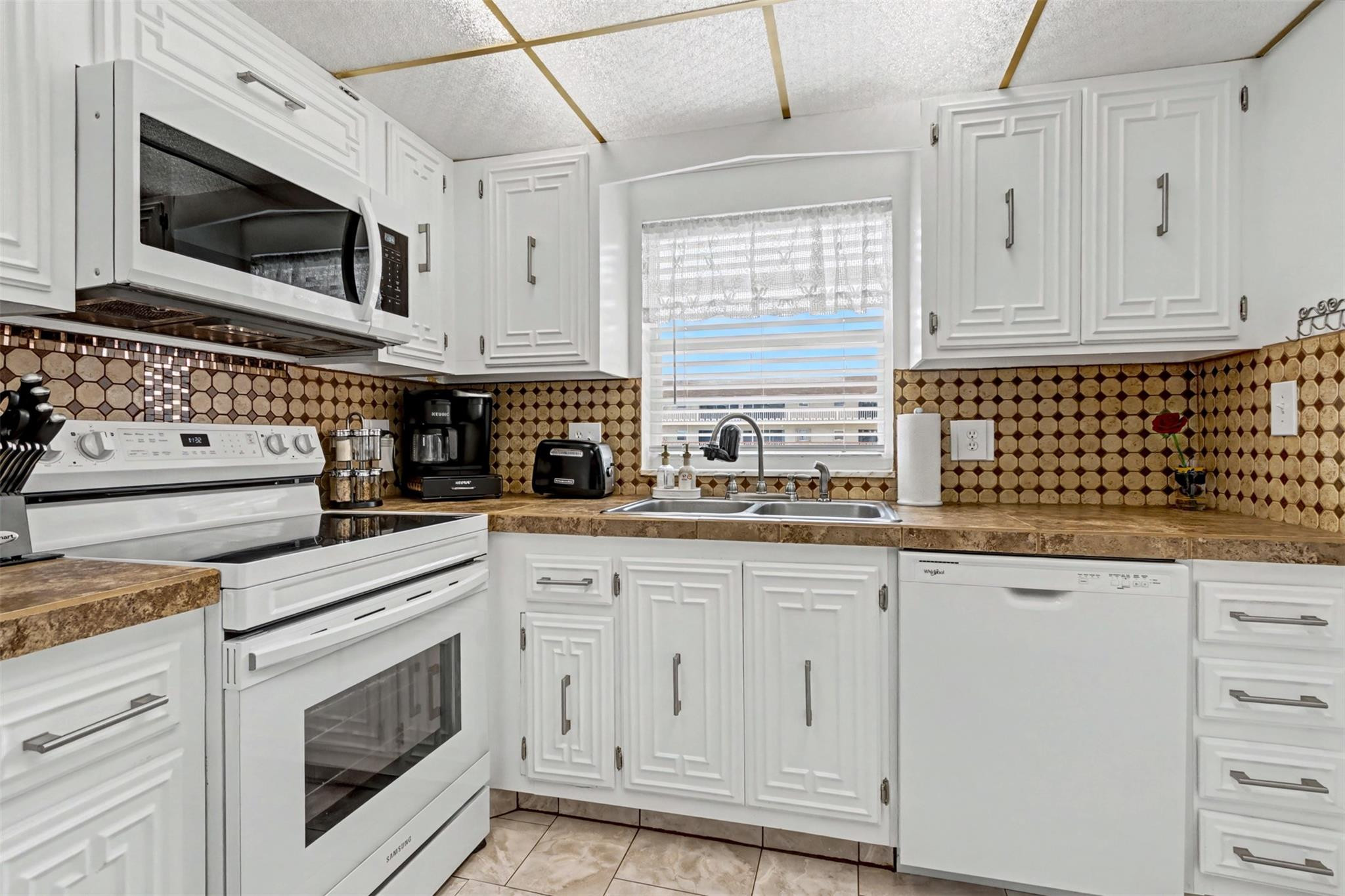 BEVERLY HILLS - Residential