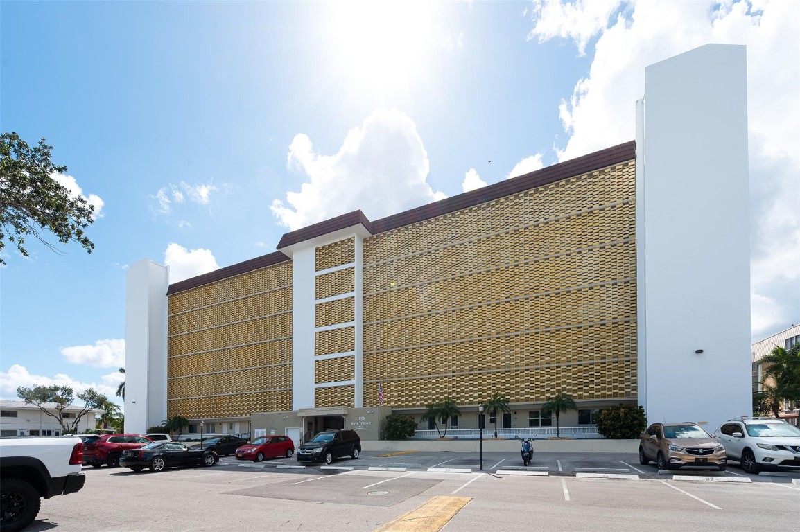 RIVER TERRACE - Residential