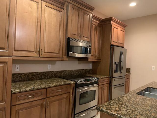 PENINSULA VILLAGE GREENS - Residential Lease