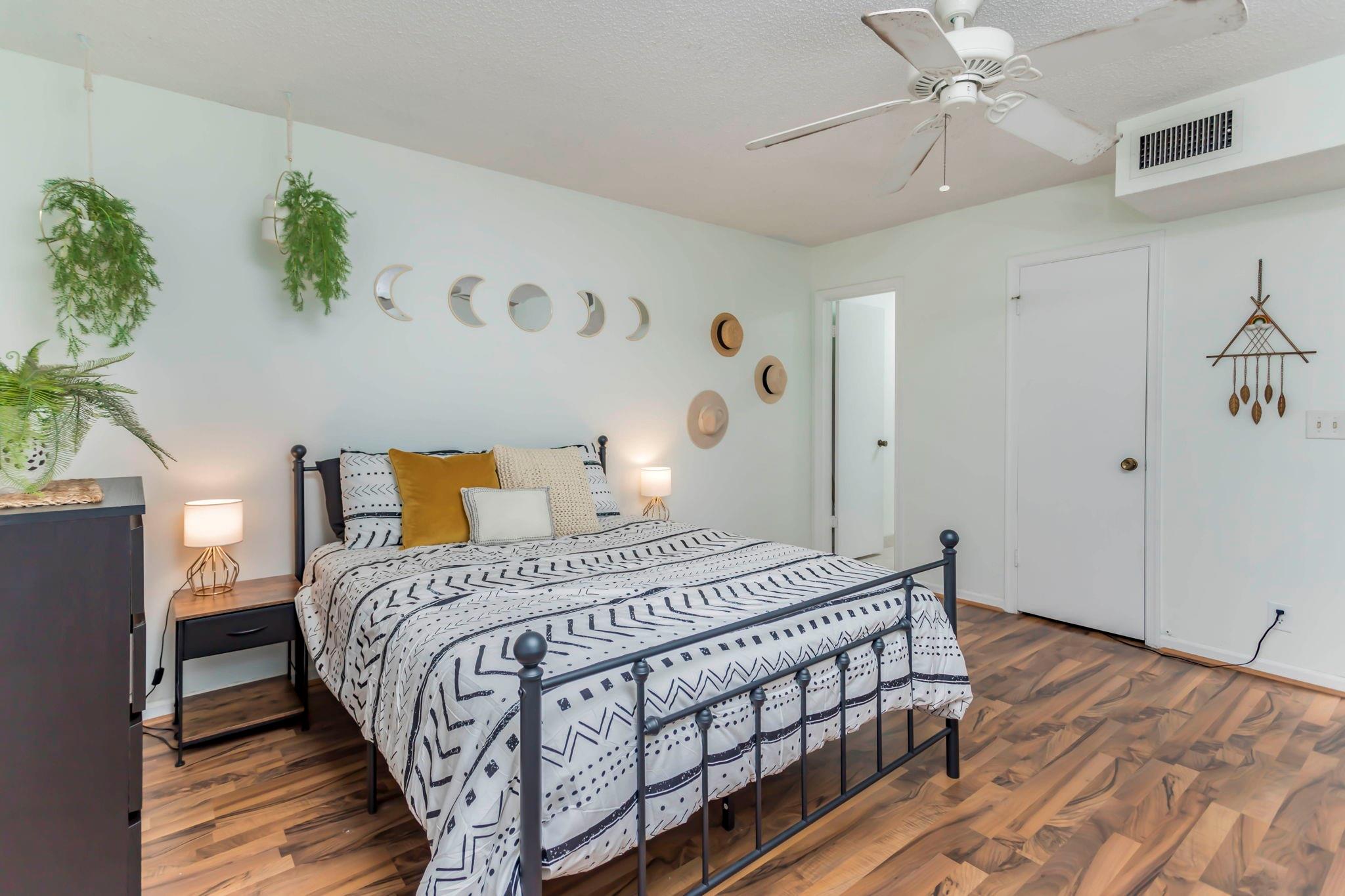 Imperial Point Colonnade - Residential