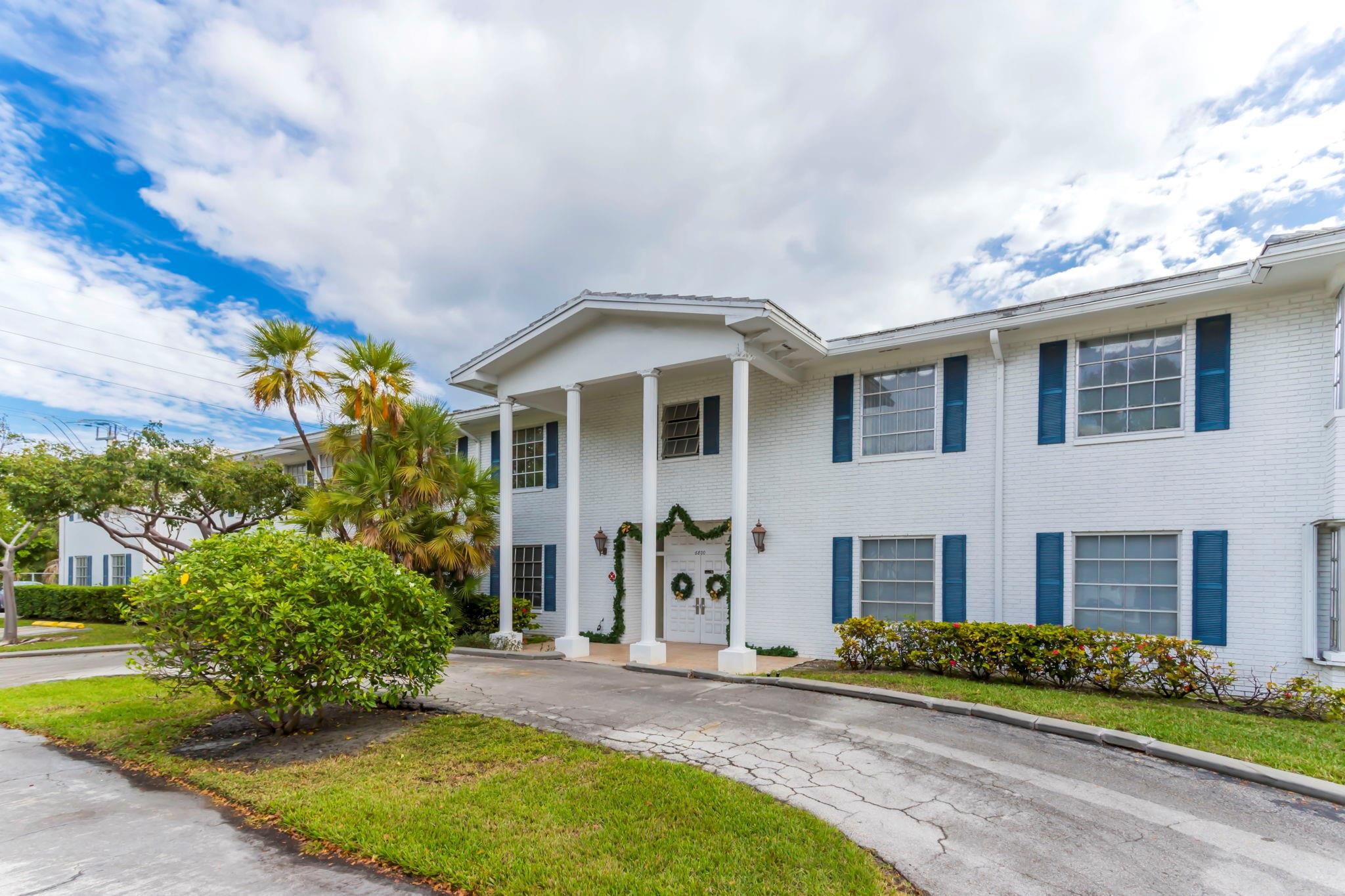 Imperial Point Colonnade - Residential