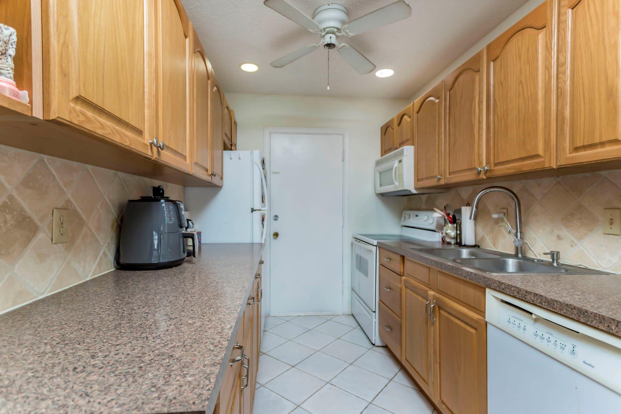 Imperial Point Colonnade - Residential