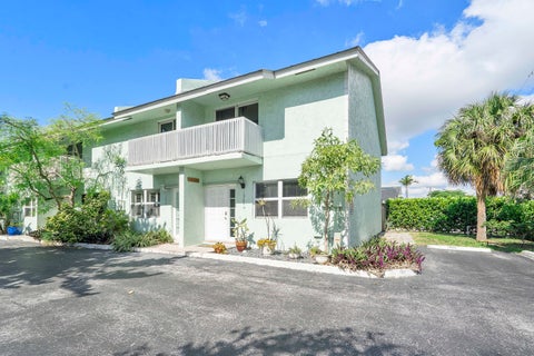 Tiny photo for 1968 NE 3rd Street #1, Deerfield Beach, FL 33441 (MLS # B26010552)