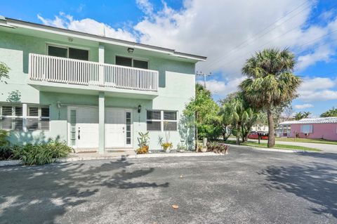 Tiny photo for 1968 NE 3rd Street #1, Deerfield Beach, FL 33441 (MLS # B26010552)