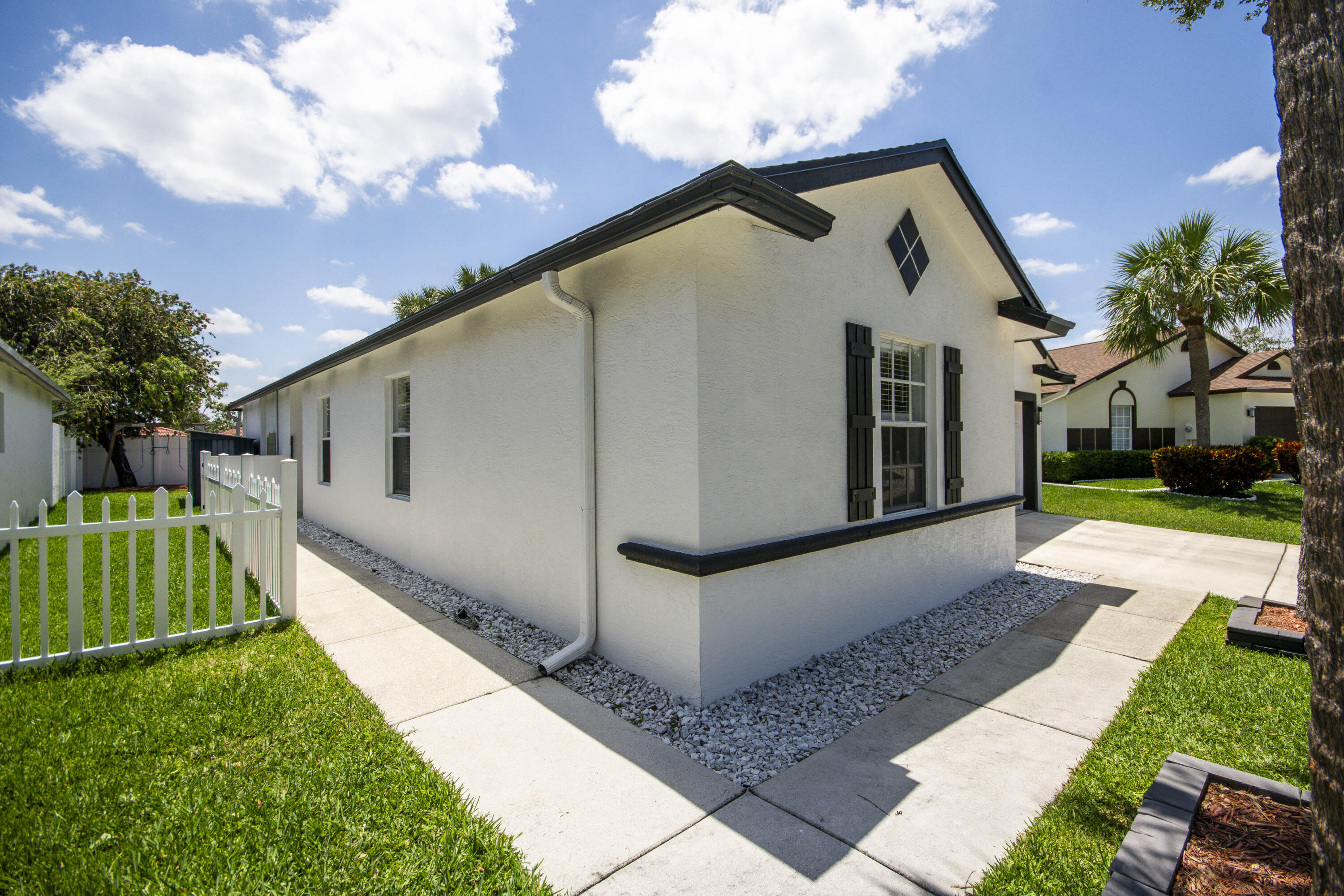 6036 Azalea Circle