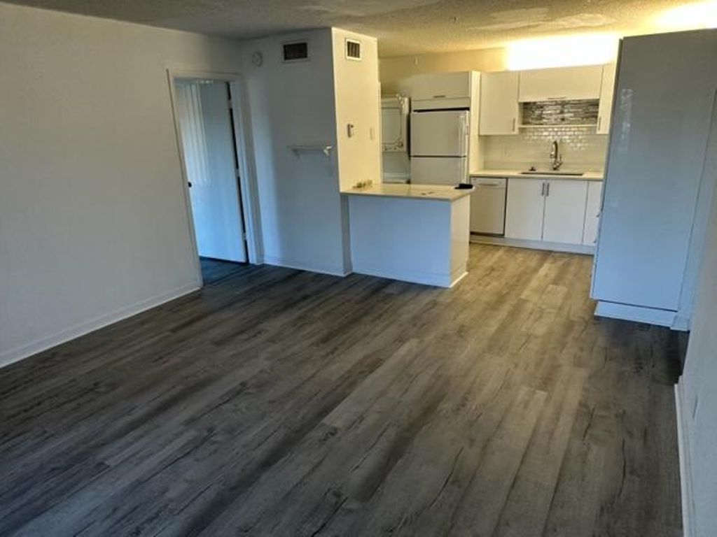 Photo of 1106 Green Pine Boulevard #E1, West Palm Beach, FL 33409 (MLS # R11167471)