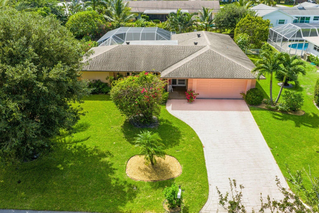 Photo of 73 Fairview E, Tequesta, FL 33469 (MLS # R11129967)